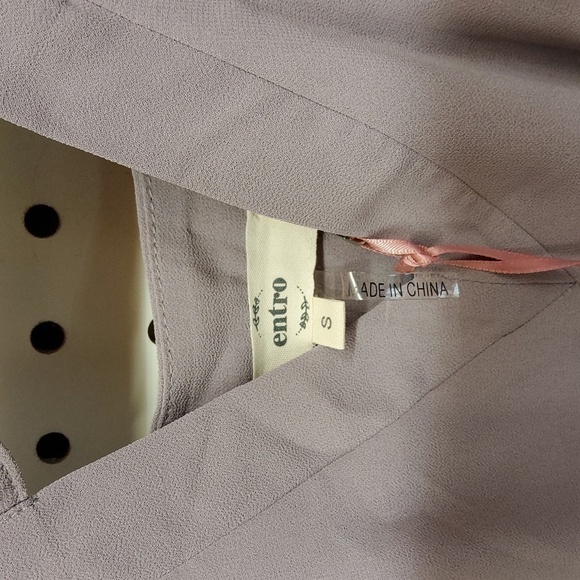 ENTRO size small  top NWT sheer with lining off shoulder with straps - Picture 3 of 6